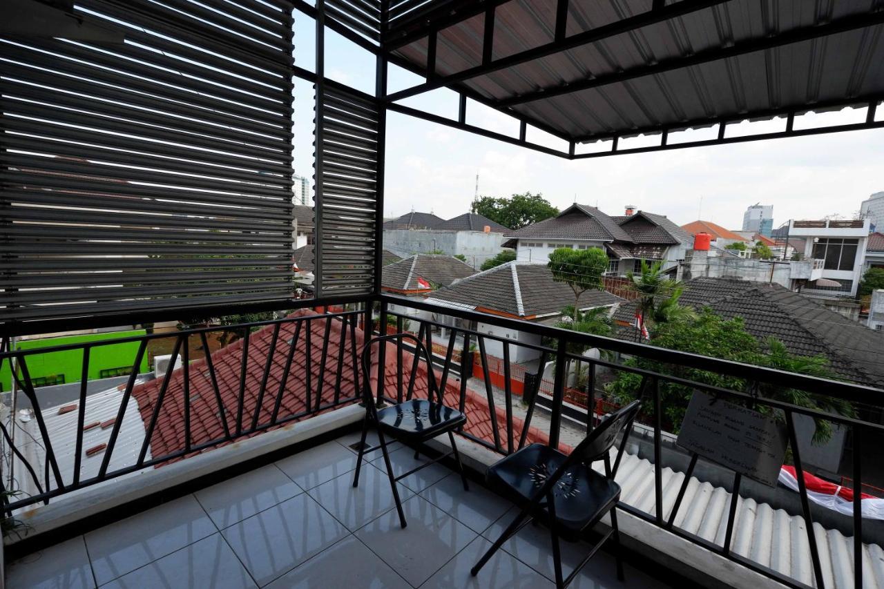 Hotel RedDoorz near Plaza Simpang Lima Semarang Esterno foto